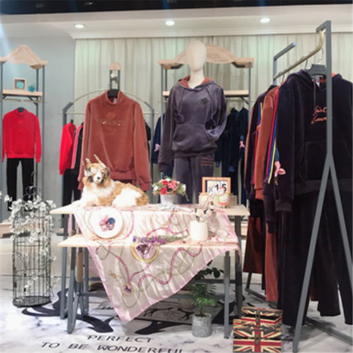 三薈教你女裝品牌折扣服裝零售店換季如何快速處理服裝庫存的方法